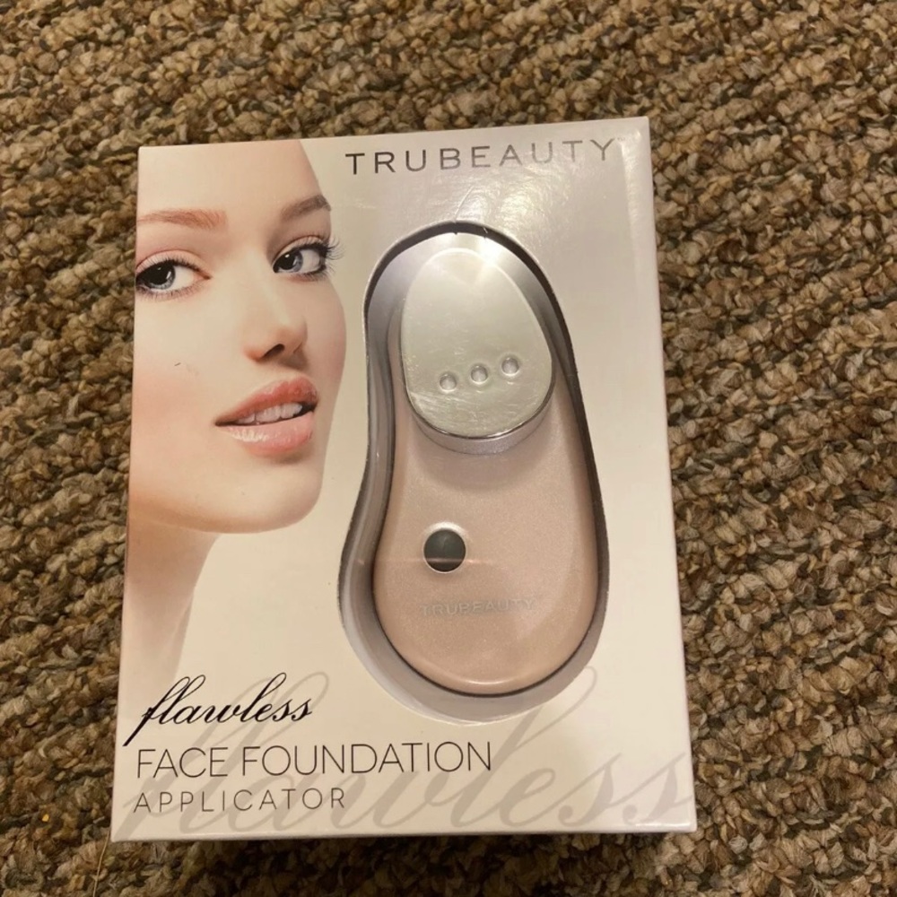 Face foundation flawless